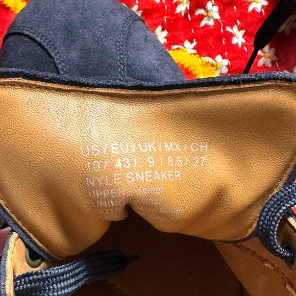 Gentle Souls Nyle Sneaker - Size 10 - Picture 6 of 6